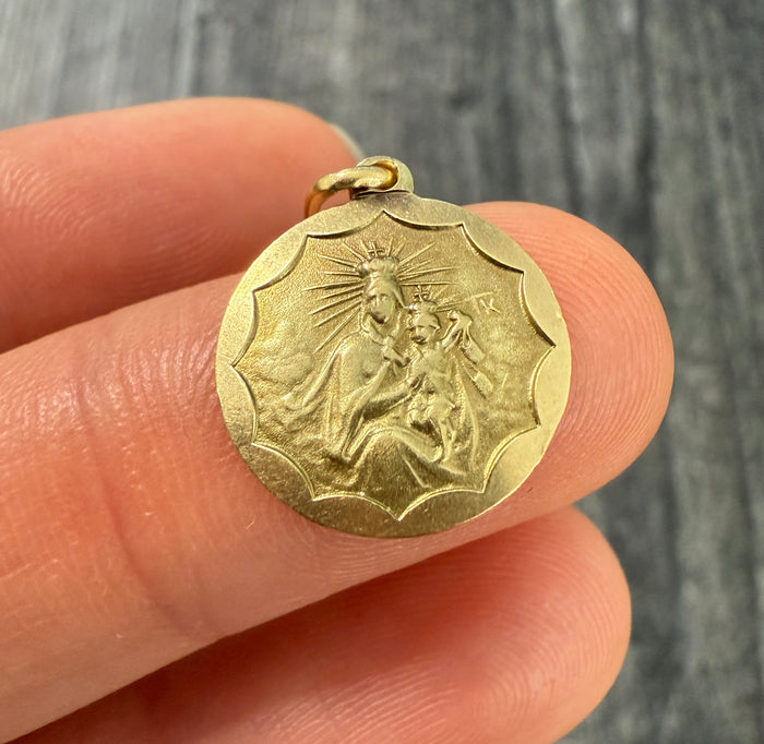 Vintage 18K Gold Virgin Mary and Jesus Medal (S)