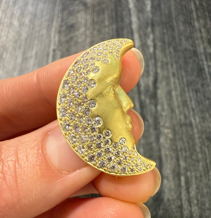 Diamond and 18K Gold Crescent Moon Pin