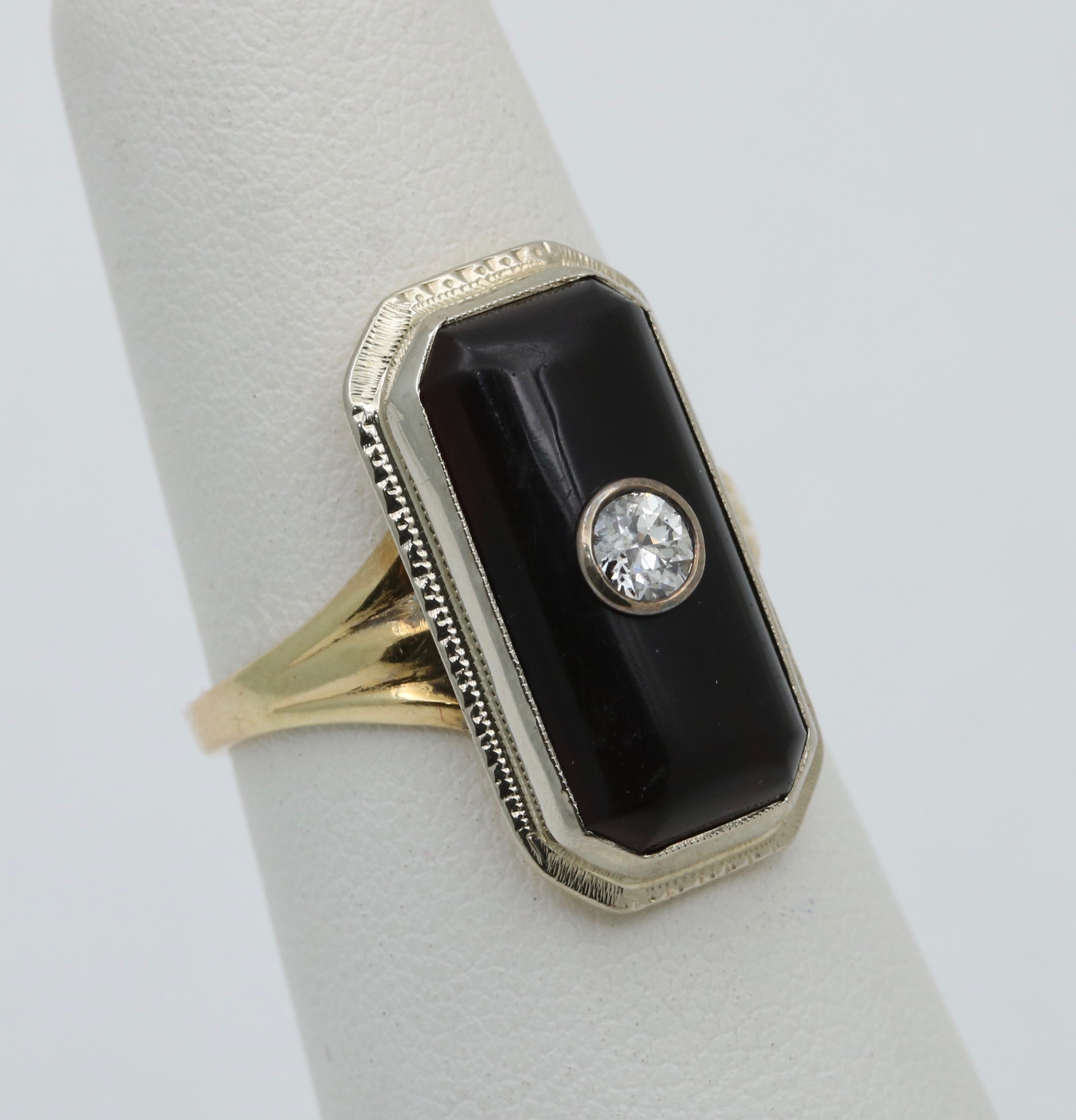 Art deco plaque ring store
