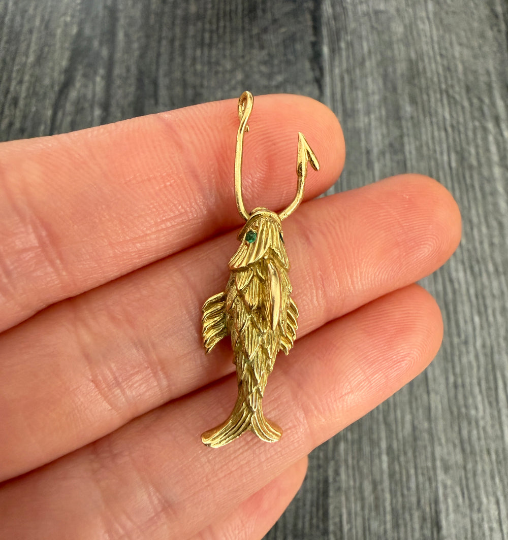 Vintage 18K Gold Fish & Hook Charm (S) – Alpha & Omega Jewelry