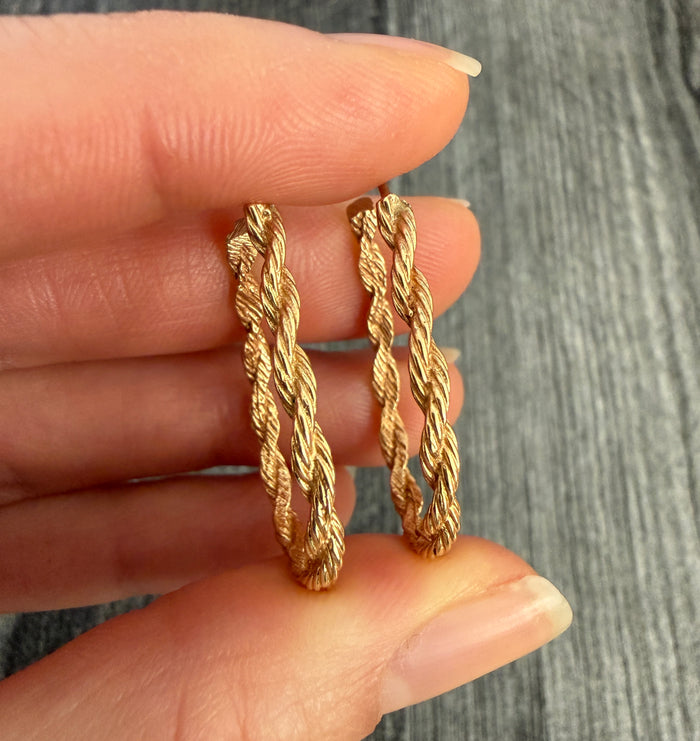 Vintage 14K Gold Rope Chain Style Oval Hoop Earrings