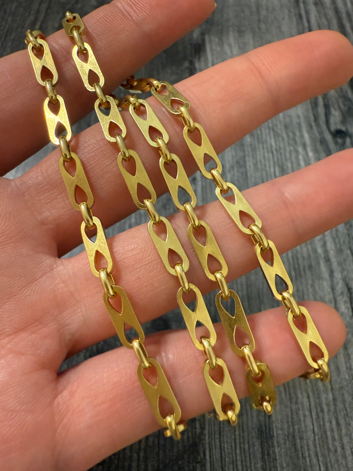 Vintage 18K Gold Rectangular Link Chain with Pear Cutouts, 20" Long
