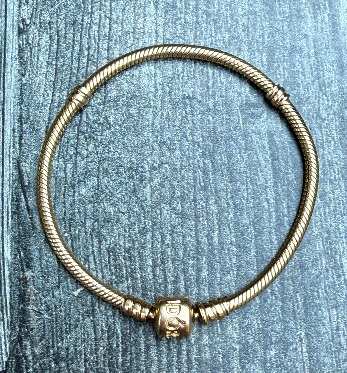 Tubular 14K Gold Snake Style Bracelet, 7" Long