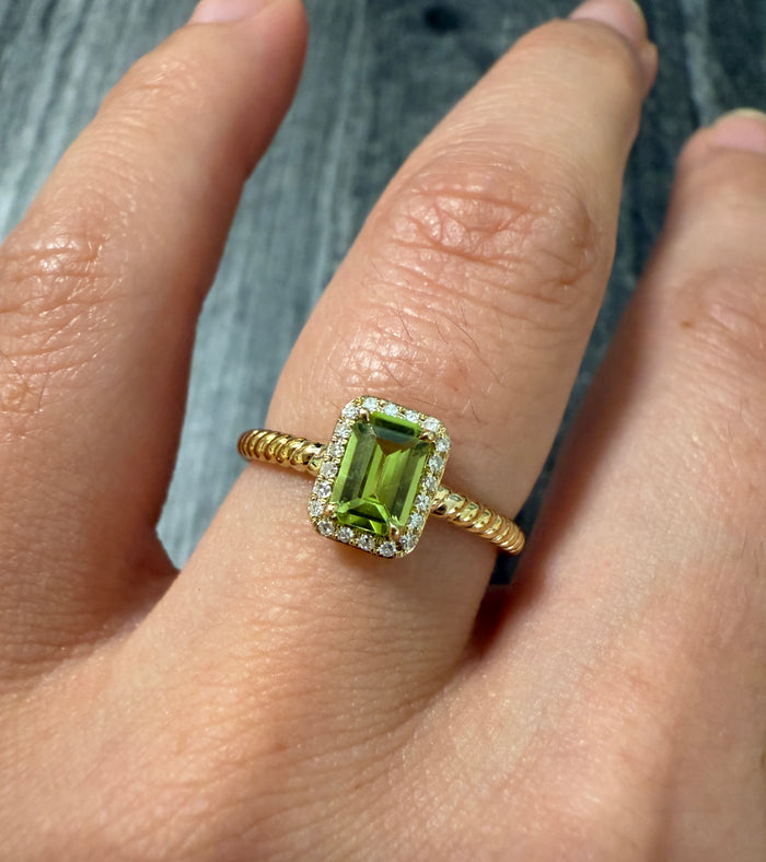 Vintage Peridot and Diamond Halo 14K Gold Twist Ring