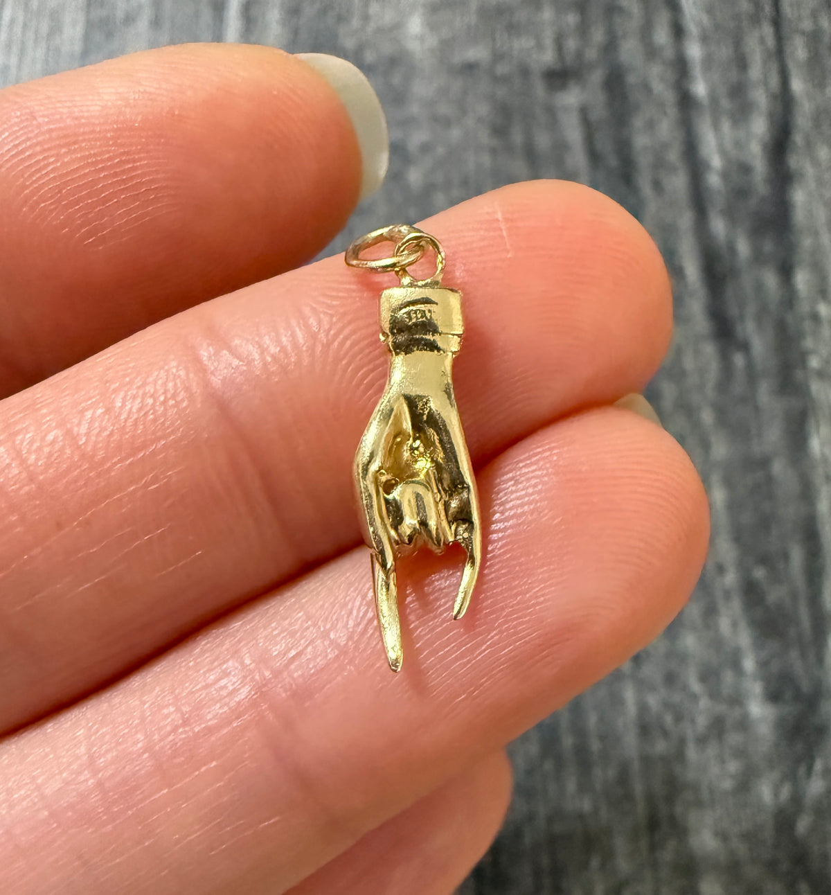 14K Gold Mano Cornuto Charm (S)