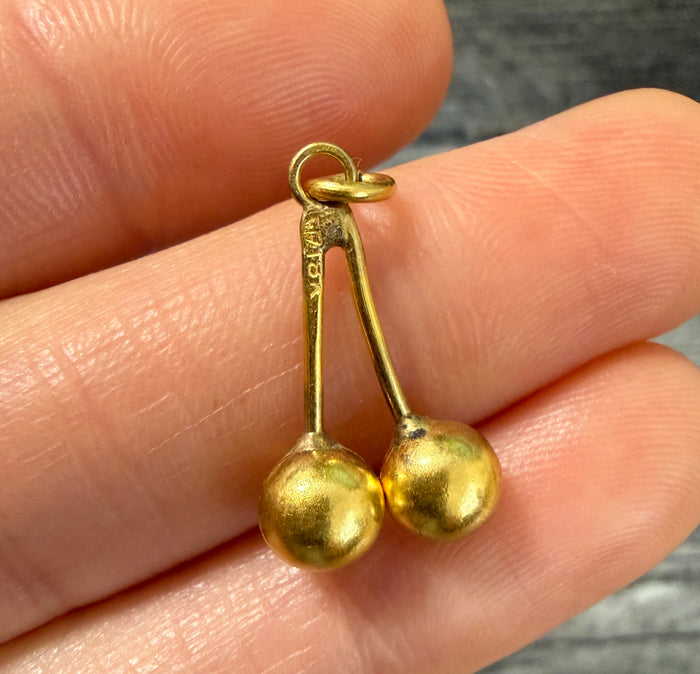 Vintage 18K Gold Pair of Cherries Charm