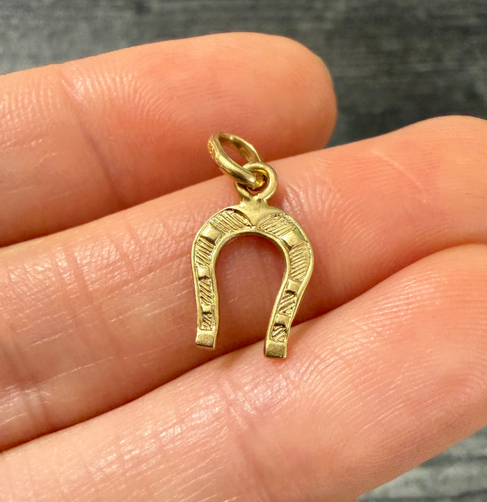 Vintage 18K Gold Horseshoe Charm