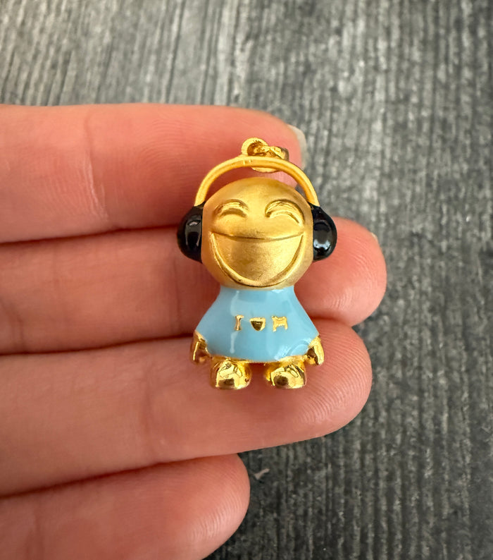 Happy Character with Headphones Charm in 18K Gold