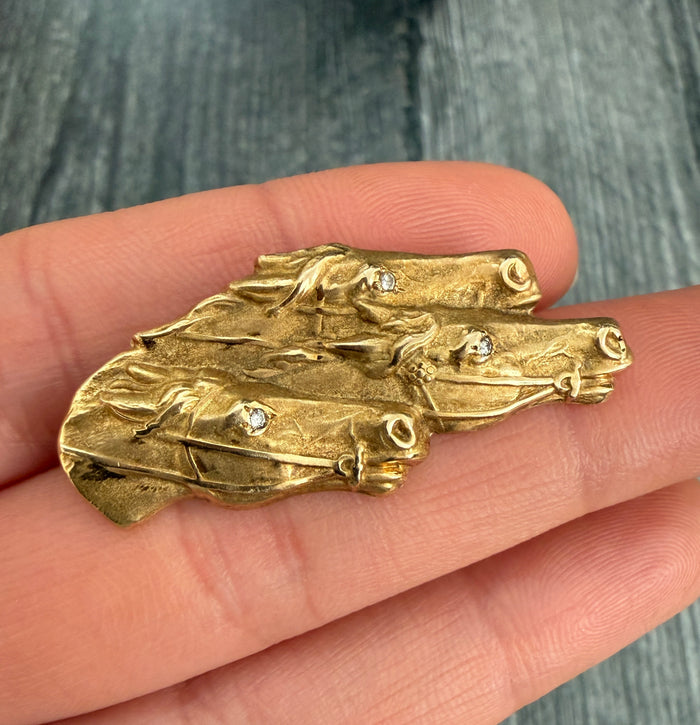 Vintage 14K Gold Equestrian Brooch of Three Racing Horses