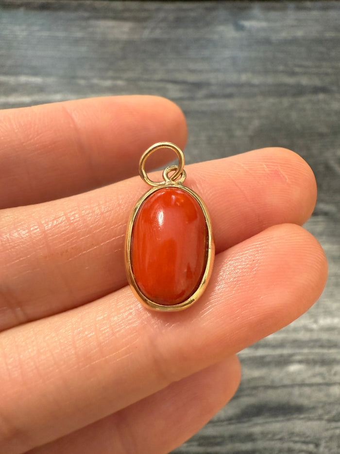 Vintage Natural Coral and 18K Gold Solitaire Charm