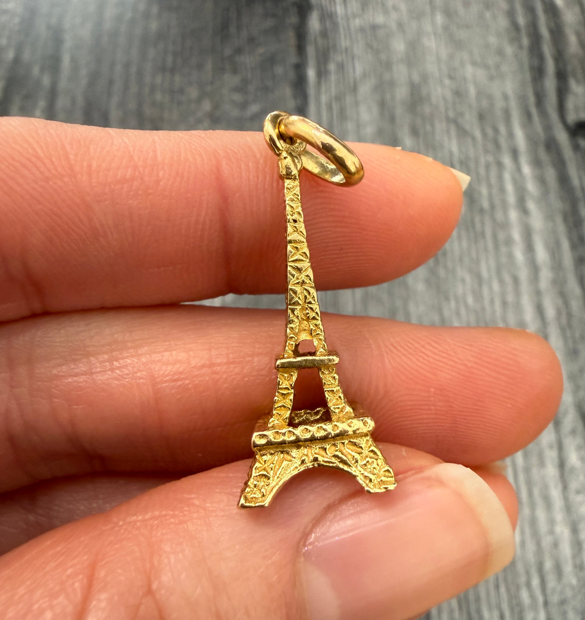 Vintage 18K Gold Eiffel Tower Paris Charm (M)