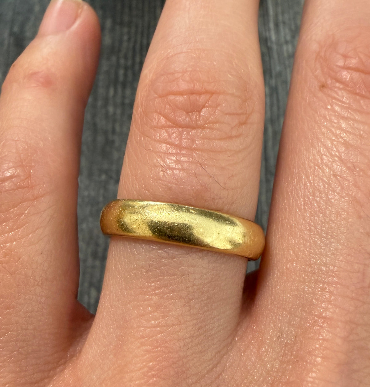 Vintage Tiffany & Co 18K Gold Band, Ring Size 7.75 (I)