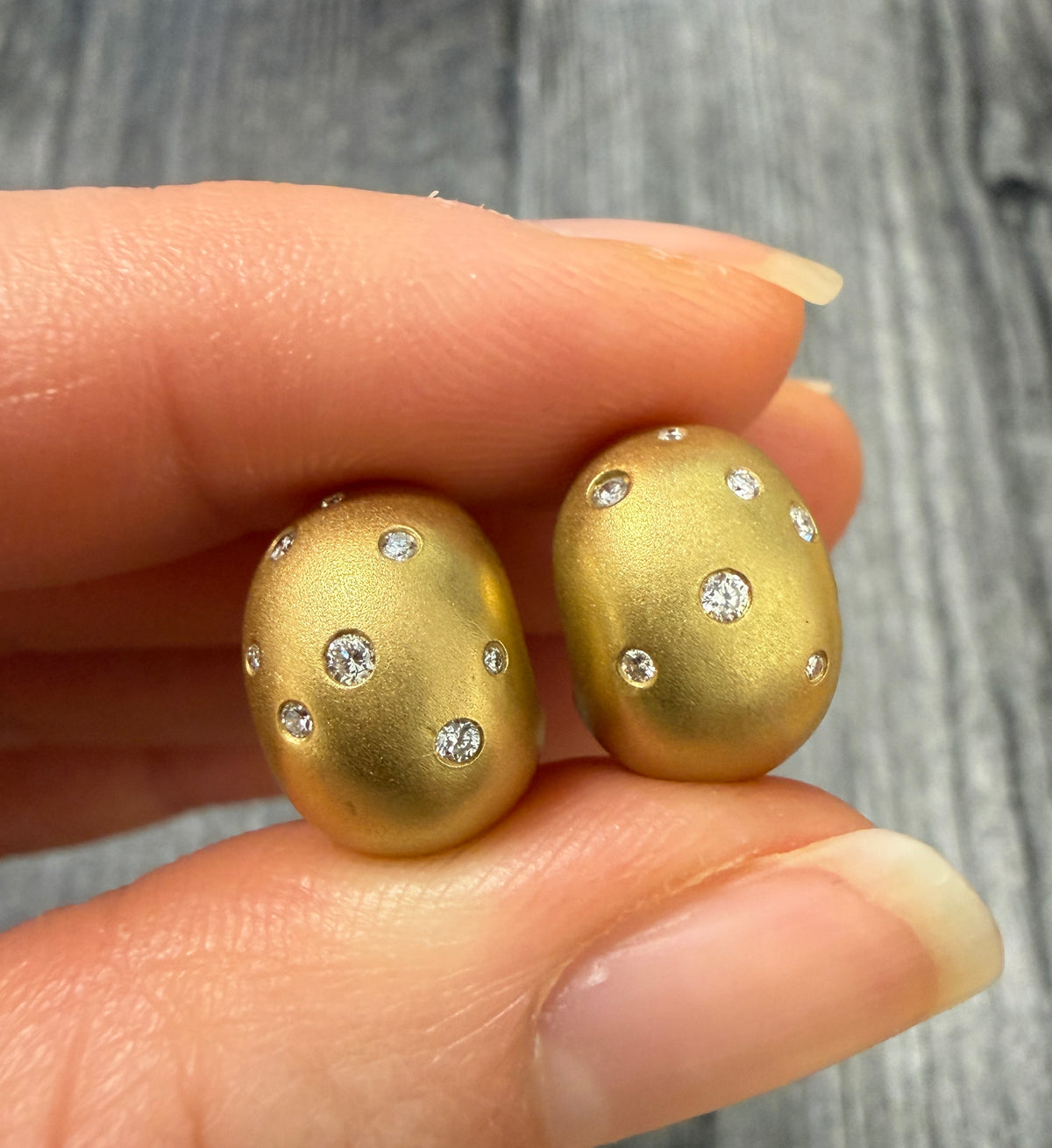 Diamond Etoile and 18K Gold Chubby Huggies Earrings