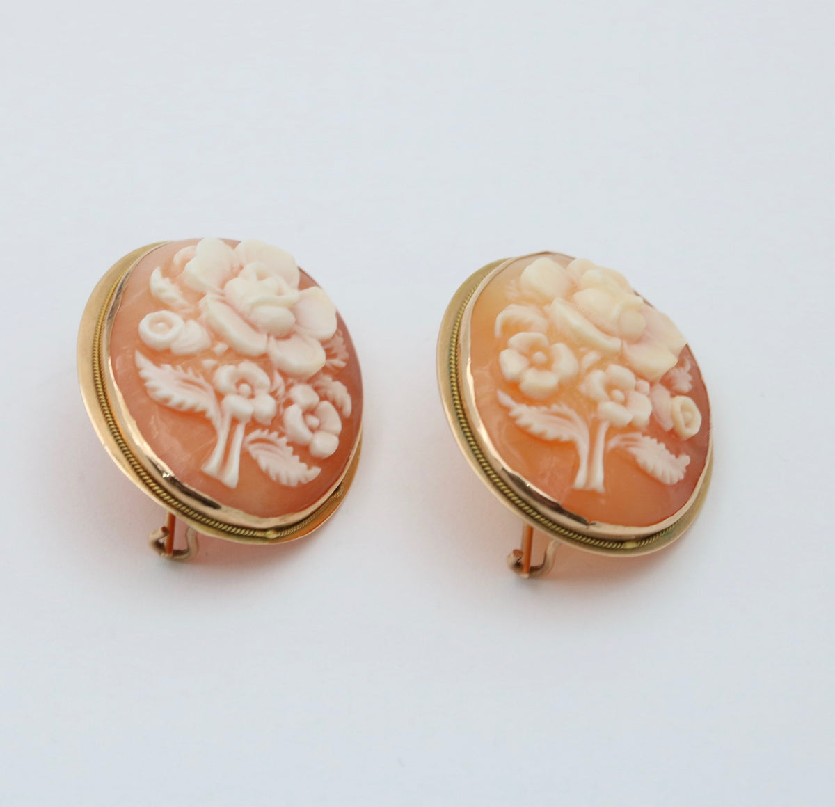 Vintage Italian 14K Gold Carved Shell Cameo Earrings