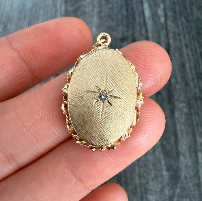 Star Motif Vintage 14K Gold Locket Pendant