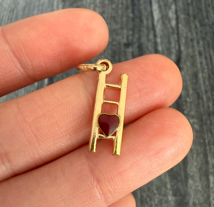 Heart and Ladder Charm in 18K Gold
