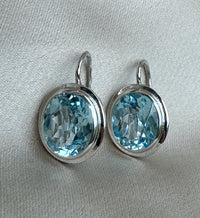 9 Carat Aquamarine Drop Earrings in 18K Gold Leverbacks