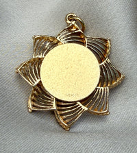 Vintage 14K Gold Swirled Flower Charm