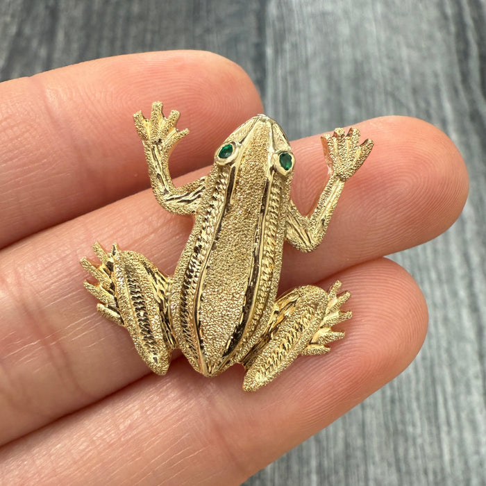Textured 14K Gold Frog Pin