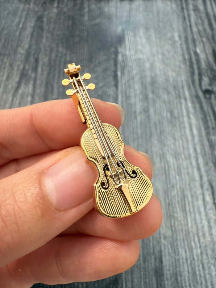 Vintage 18K Gold Violin Pin