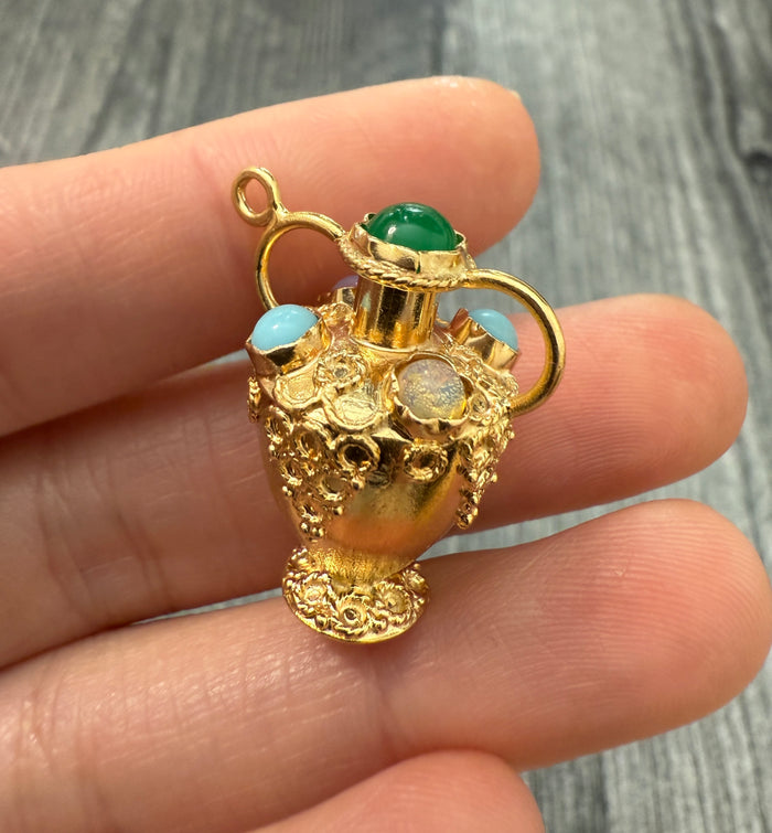 Vintage 18K Gold Urn Vessel Charm
