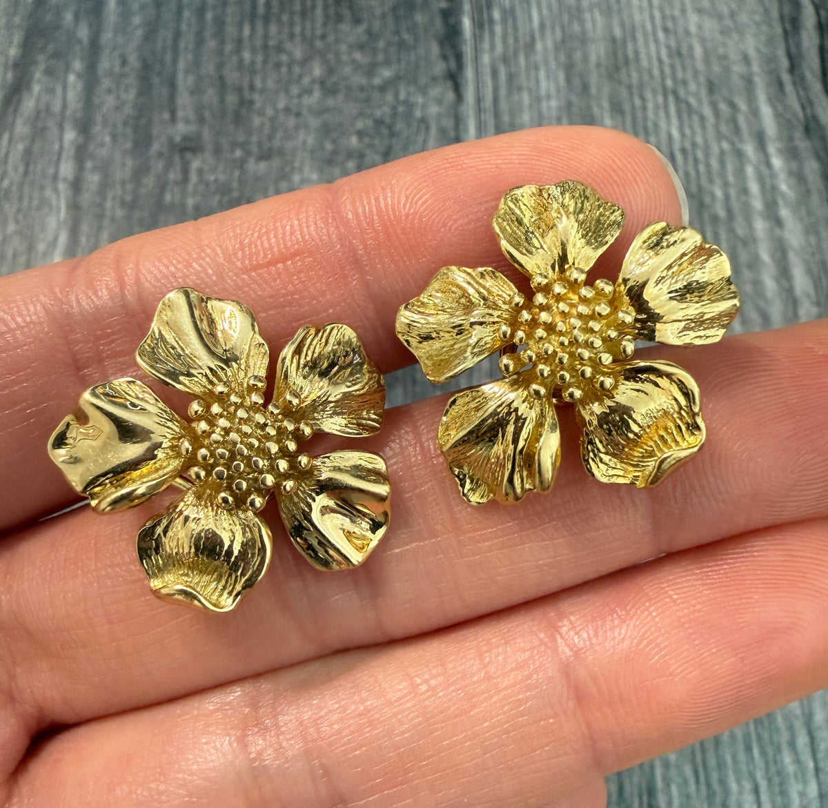 Vintage Tiffany & Co 18K Gold Dogwood Flower Earrings