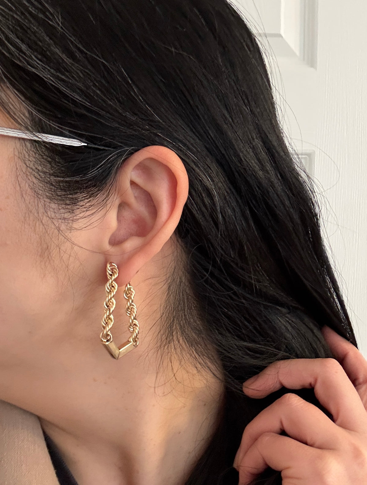 Rad Vintage 14K Gold Rope Chain V Shaped Earrings