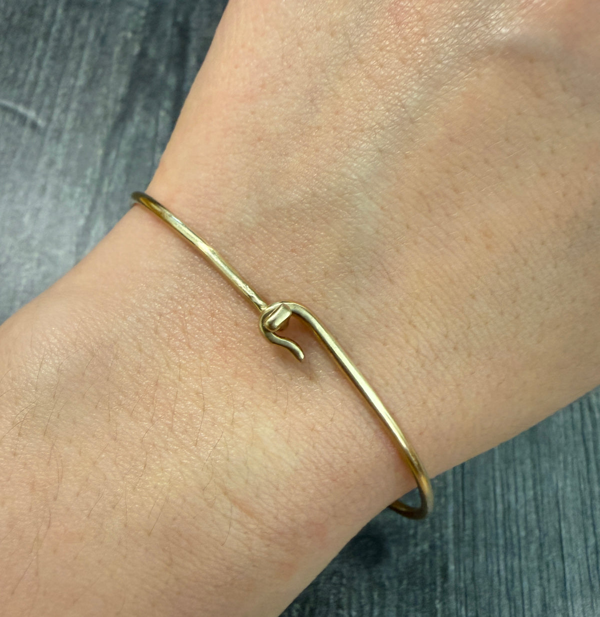 Vintage 14K Gold Hook and Wire Bangle Bracelet