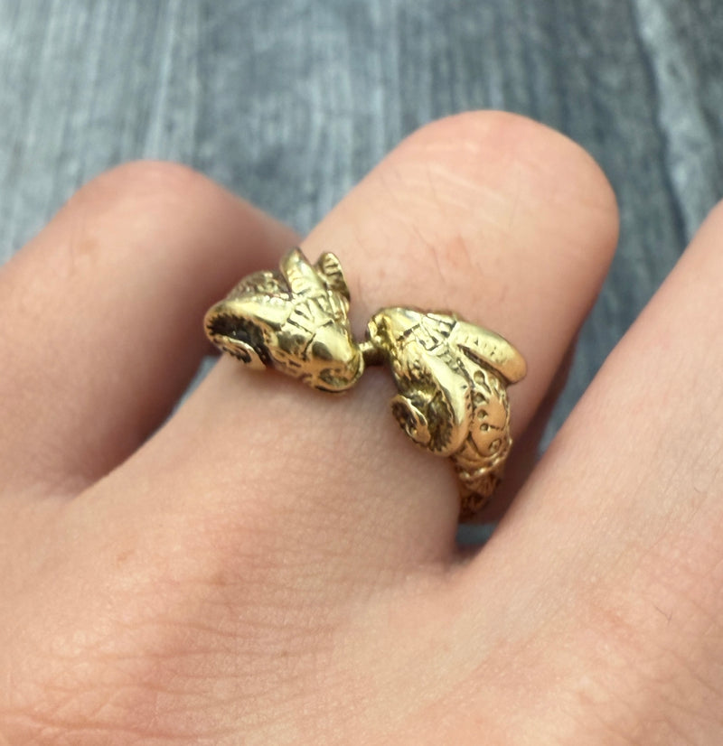 Vintage 1970s Zolotas 18K Gold Double Ram's Head Ring