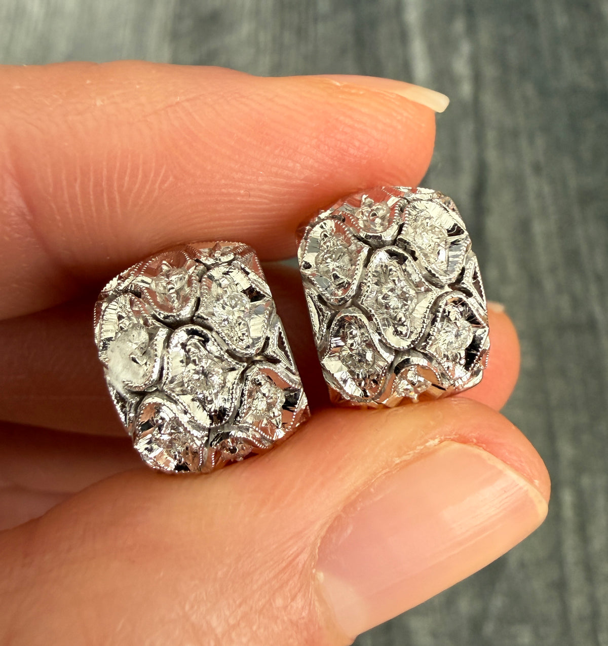 Diamond Lattice Huggies in 18K Gold