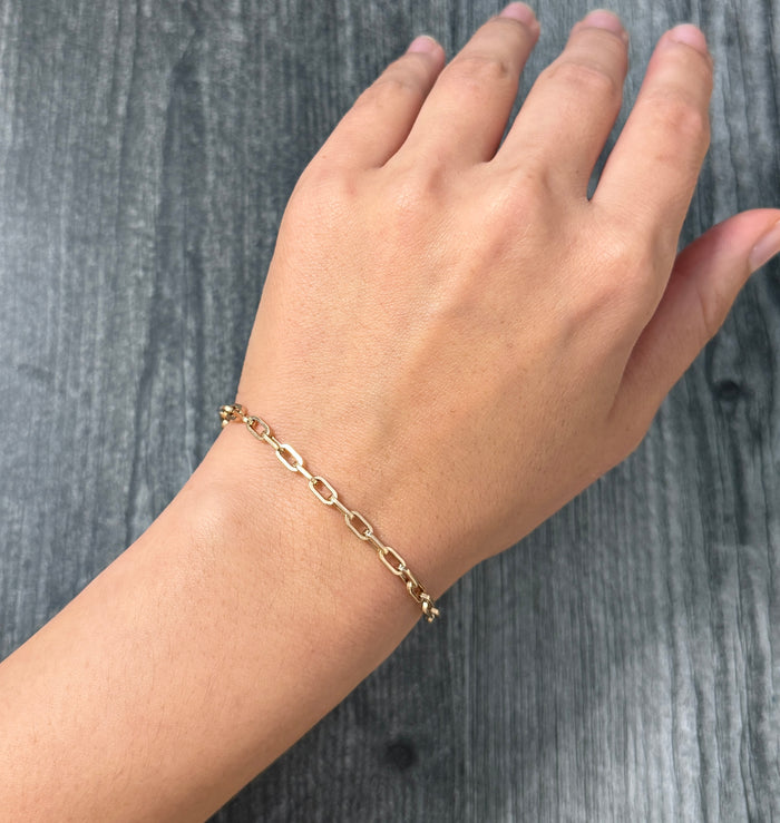 Straight Edge 14K Gold Paperclip Bracelet