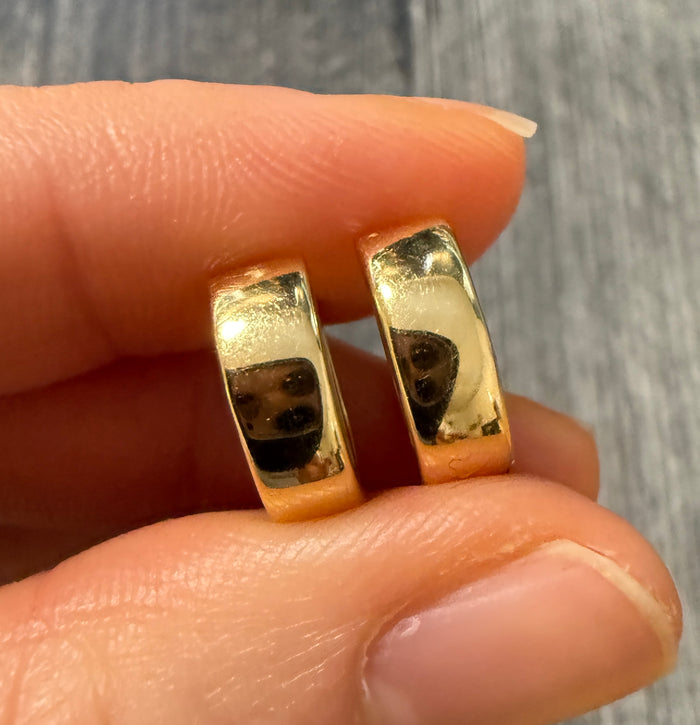 Simple 14K Gold Huggie Earrings