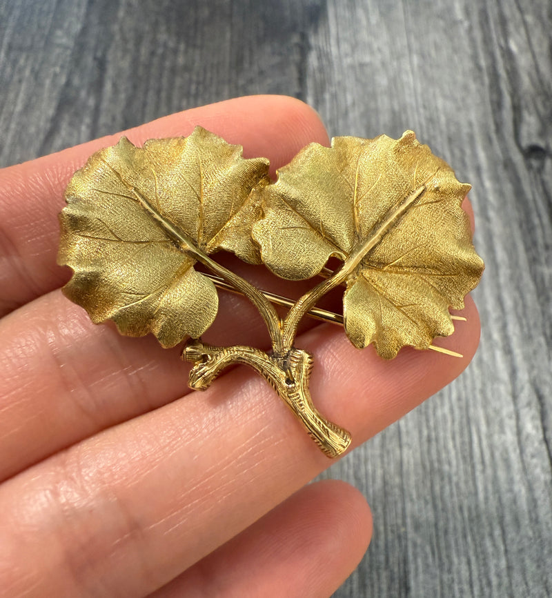 Mario Buccellati 18K Gold Brooch of a Pair of Leaves