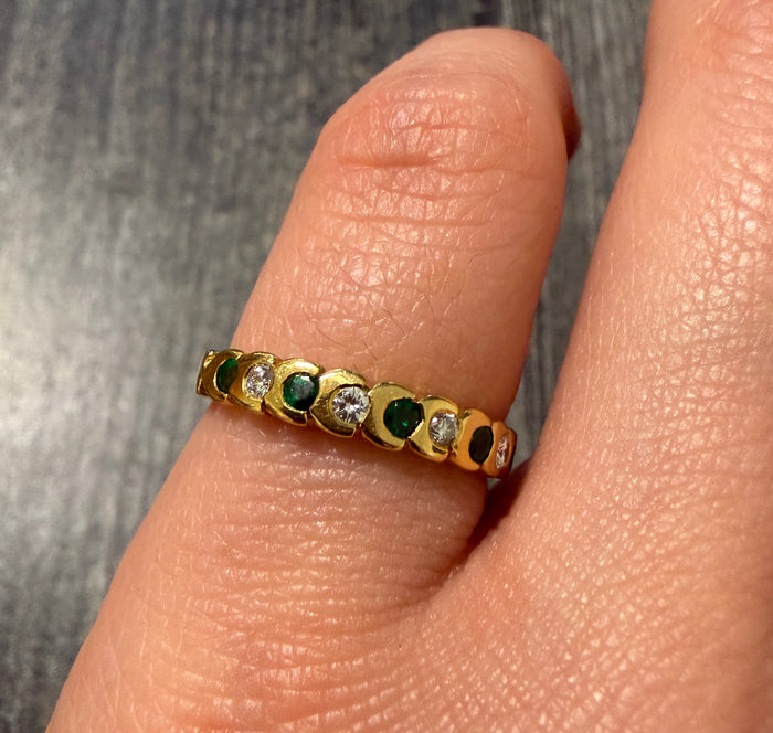 Alternating Emerald and Diamond Band in 18K Gold