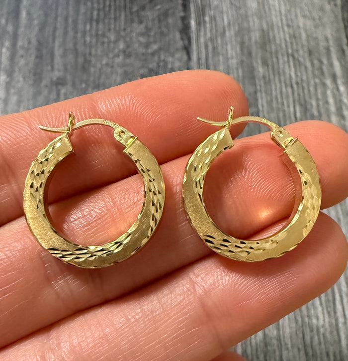 Matte Finish 14K Gold Straight Edge Hoop Earrings