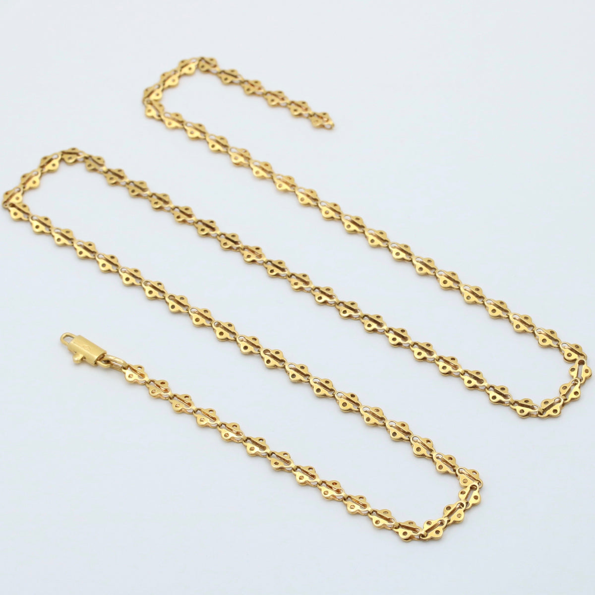 Vintage 18K Ladybug Style Link Chain, 24” Long