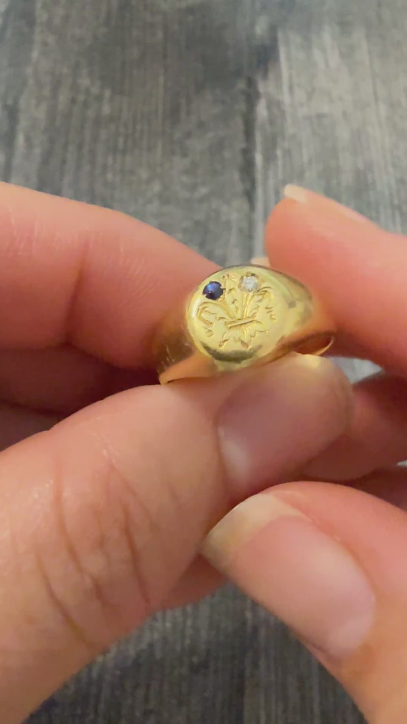 Vintage Fleur de Lis 18K Gold Signet Ring with Diamond & Sapphire