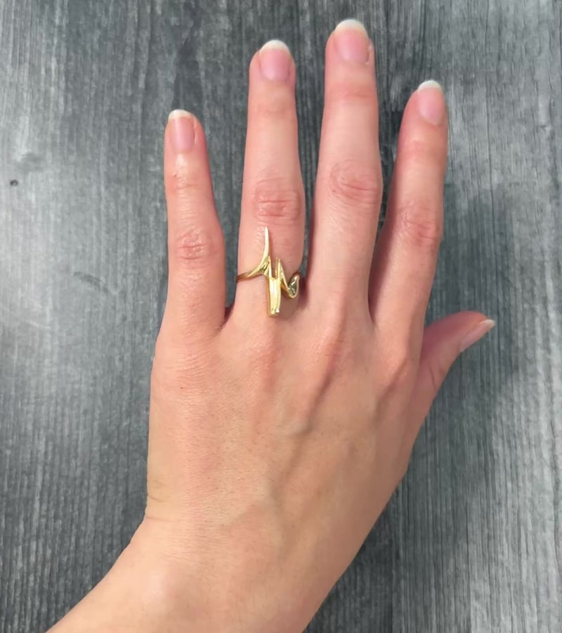 Abstract 14K Gold Heartbeat Ring