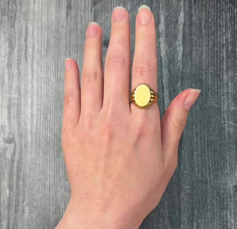 Vintage Fluted 14K Gold Signet Ring