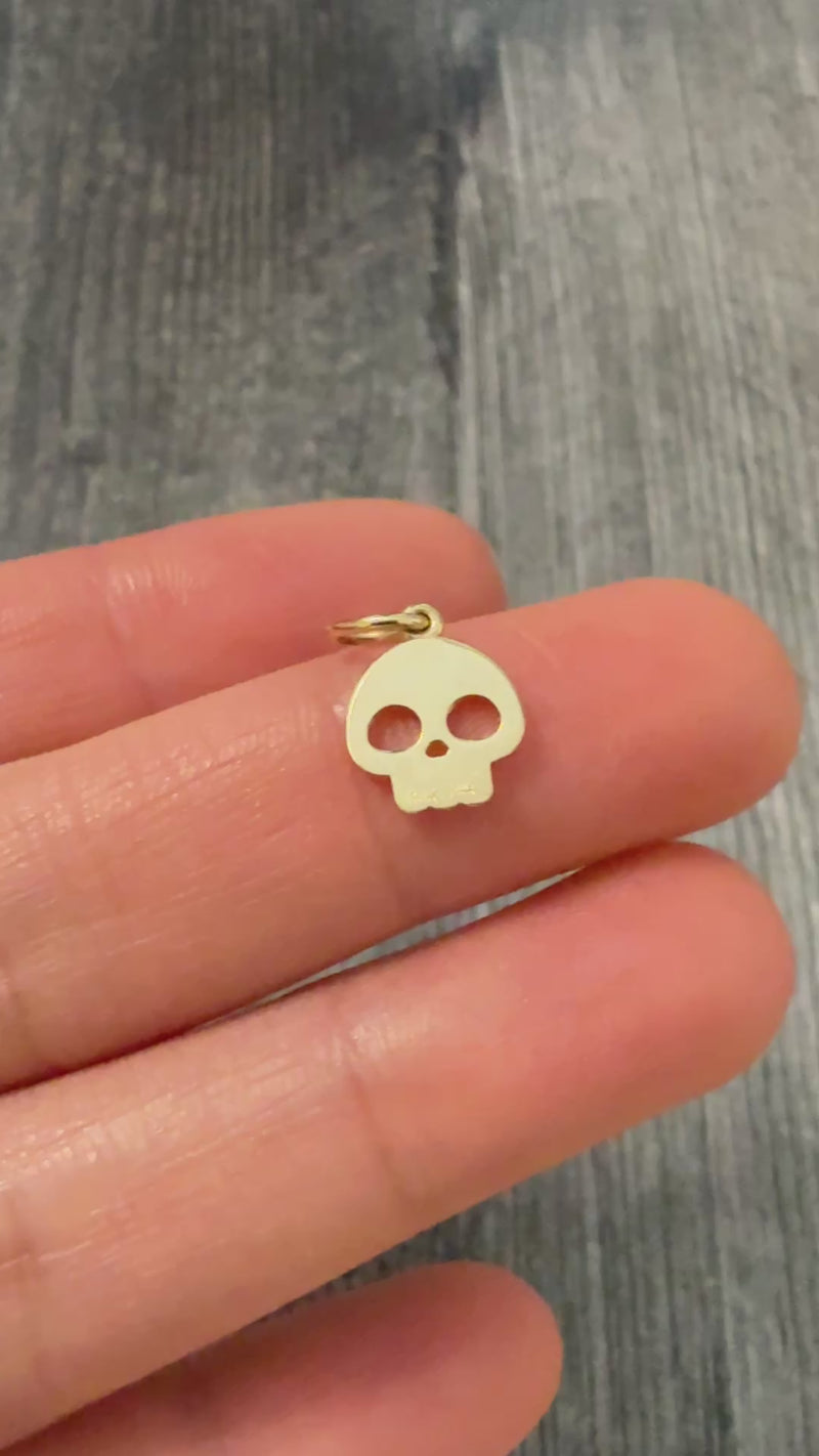 Skull Charm in 14K Gold
