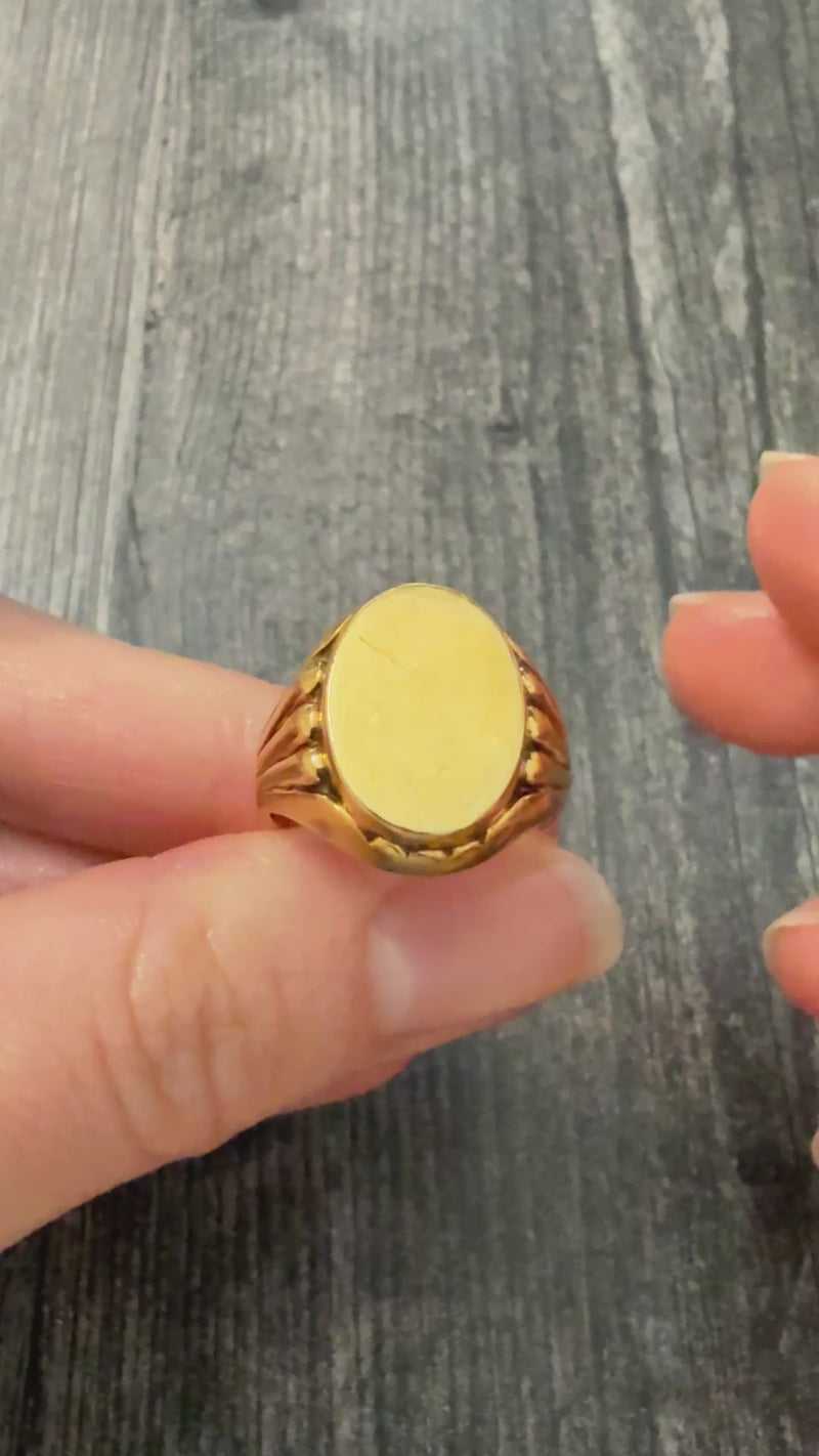 Vintage Fluted 14K Gold Signet Ring