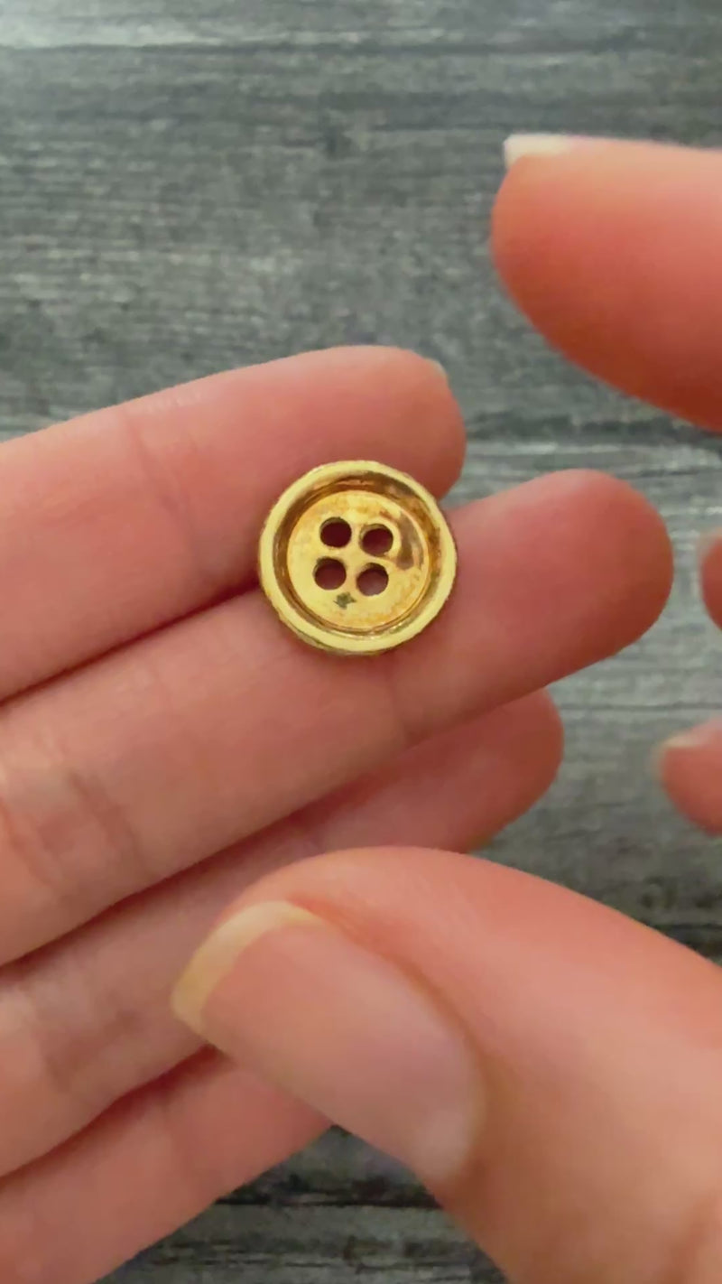 Vintage 18K Gold Button