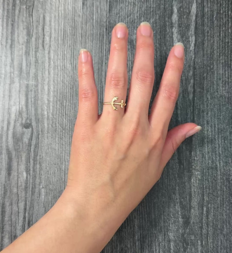 Anchor Twist Band in 14K Gold