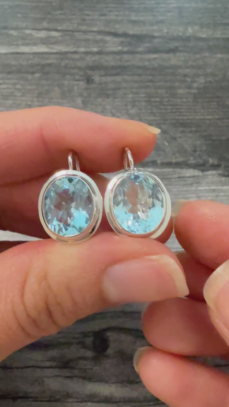 9 Carat Aquamarine Drop Earrings in 18K Gold Leverbacks