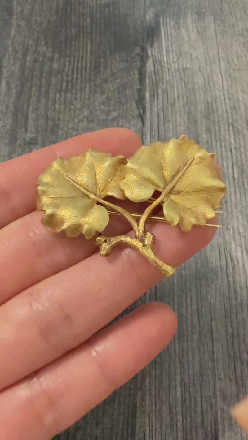 Mario Buccellati 18K Gold Brooch of a Pair of Leaves