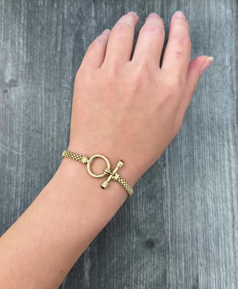 Oversized Toggle Style 14K Gold Checkerboard Mesh Bracelet