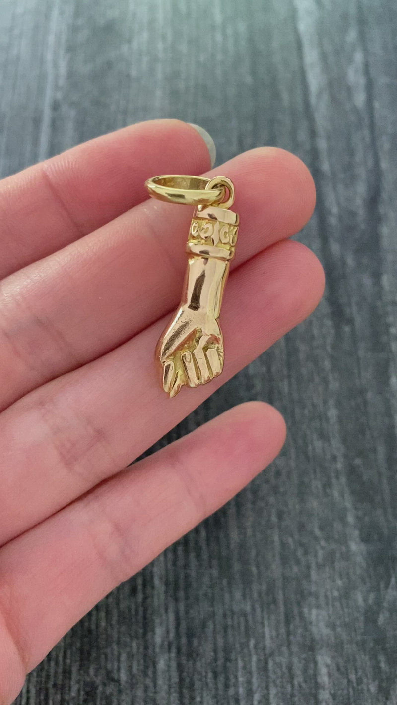 Large Vintage 18K Gold Figa Charm, 9.6 Grams Pendant