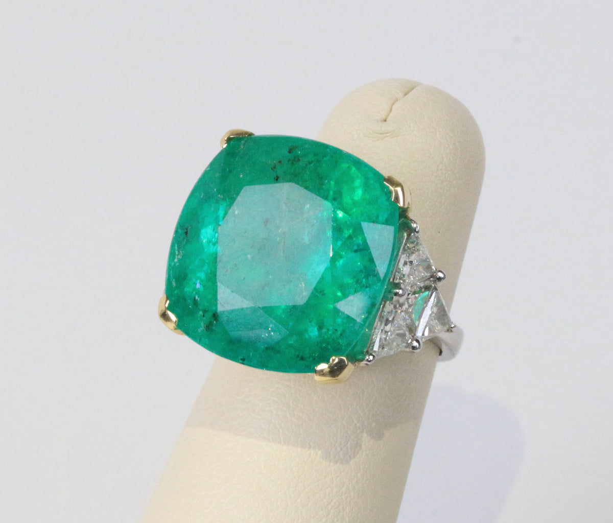 GIA 24.21 Carat Colombian Emerald and Diamond 18K Gold Statement Cocktail Ring