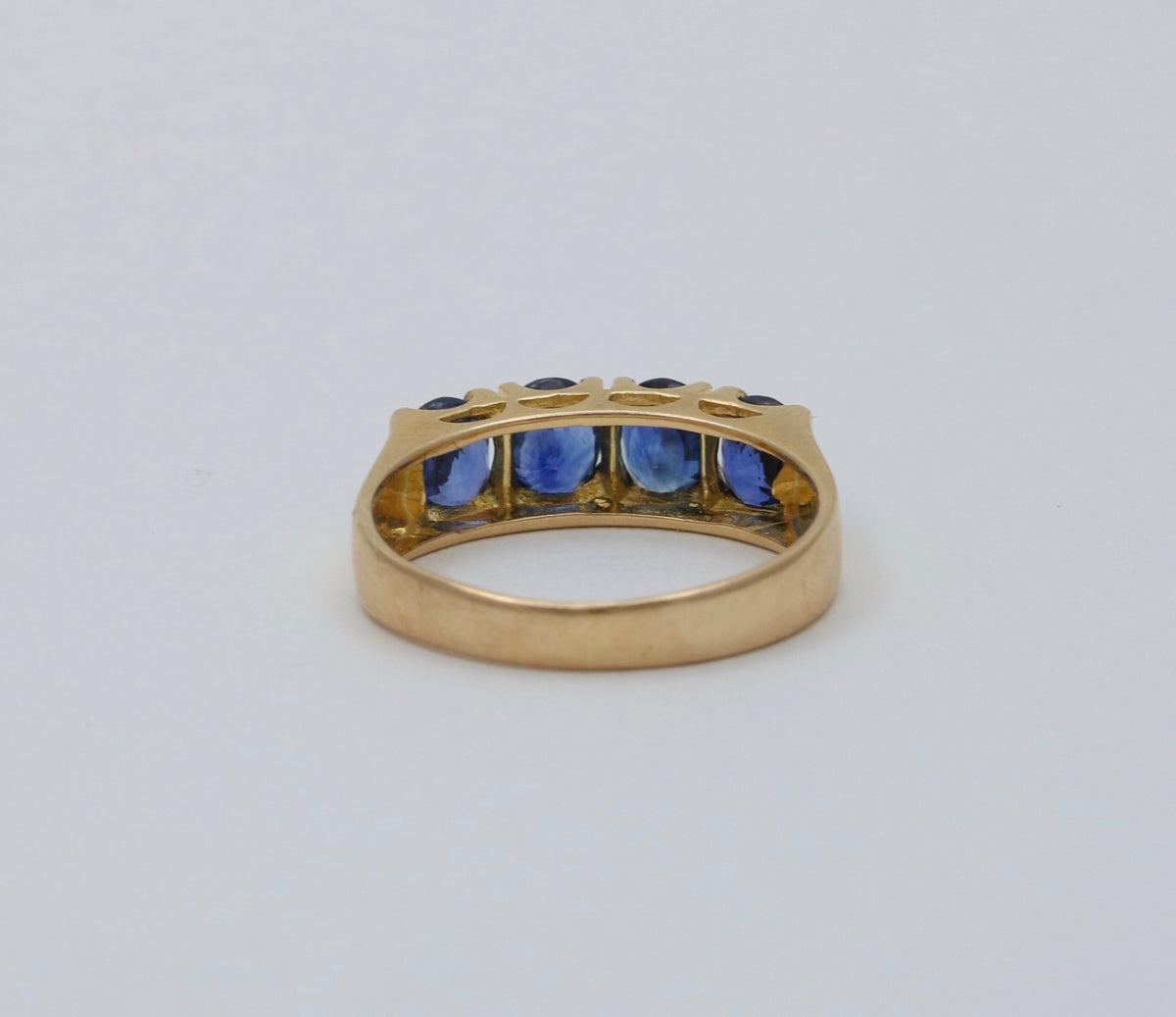 Velvet Blue Sapphire and 18K Gold Band