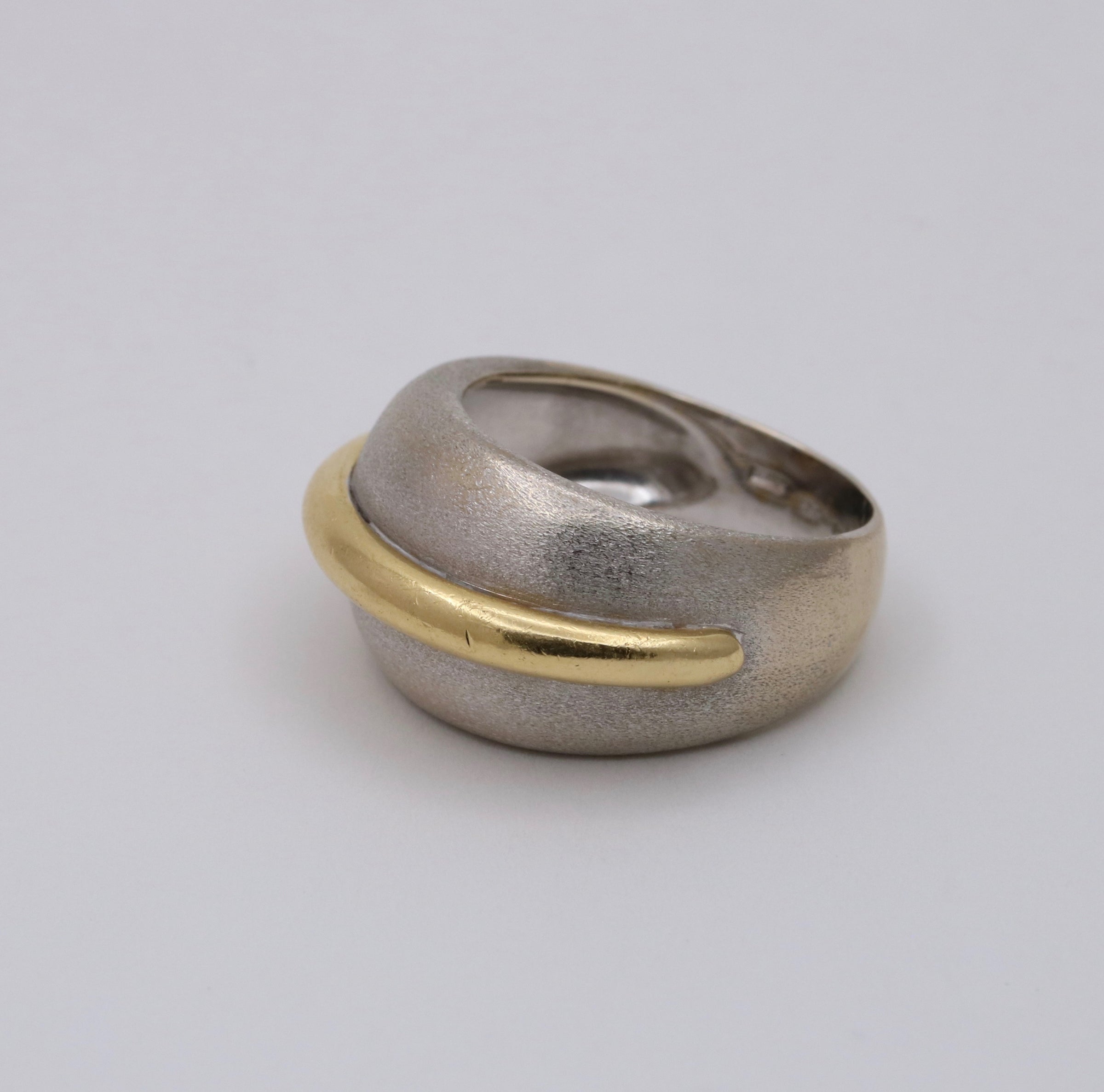 Alpha Dome Omega & Modernist Ring – 18K Bicolor Gold Jewelry Vintage